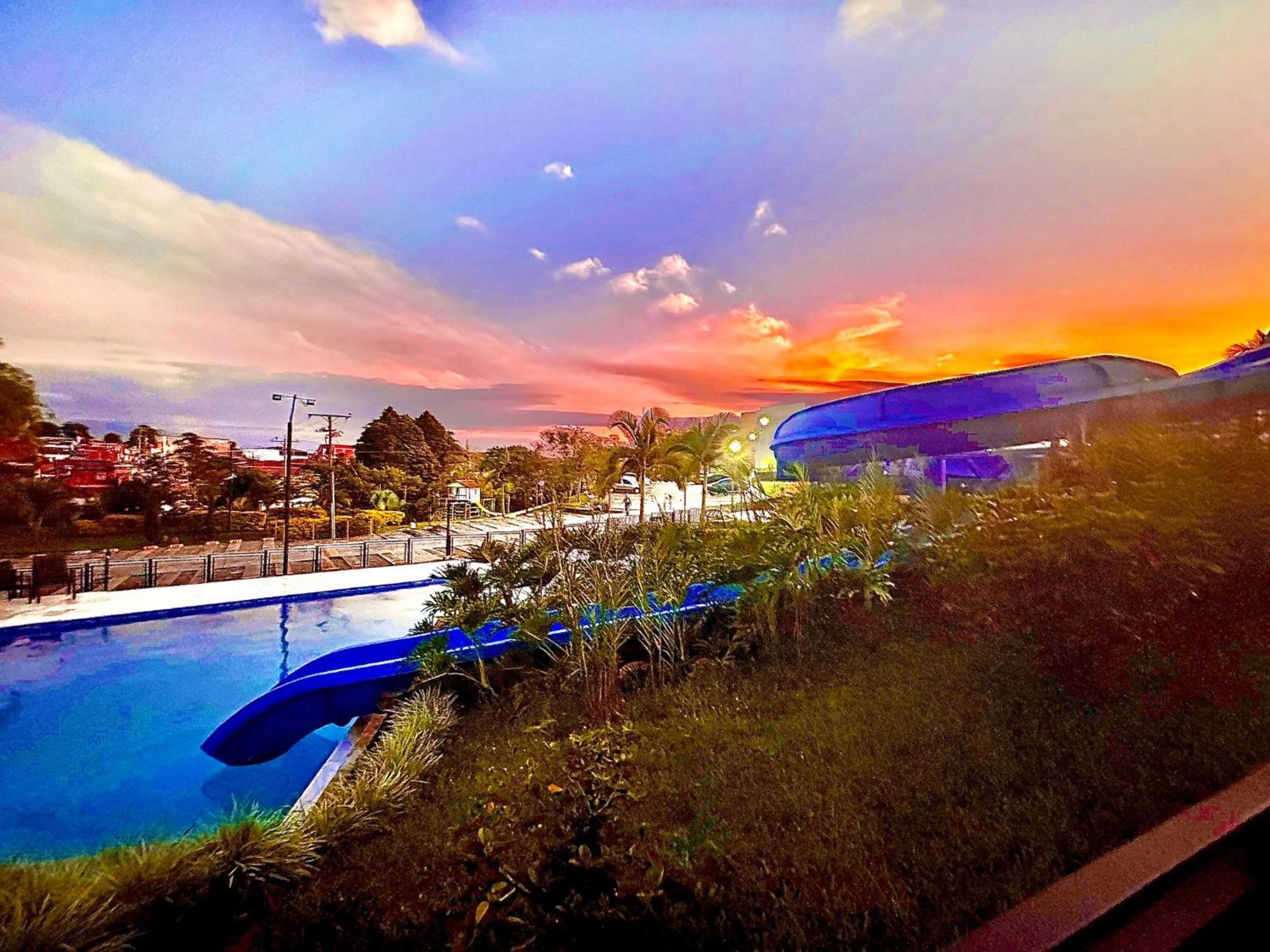 Apartamento Privado Vacacional A 5M Del Aeropuerto, 20 Minutos Del Parque Del Cafe Y Centro De Armenia Con 4 Piscinas, 3 Jacuzzi, Sauna By Molca Xperiences 3H Exteriér fotografie